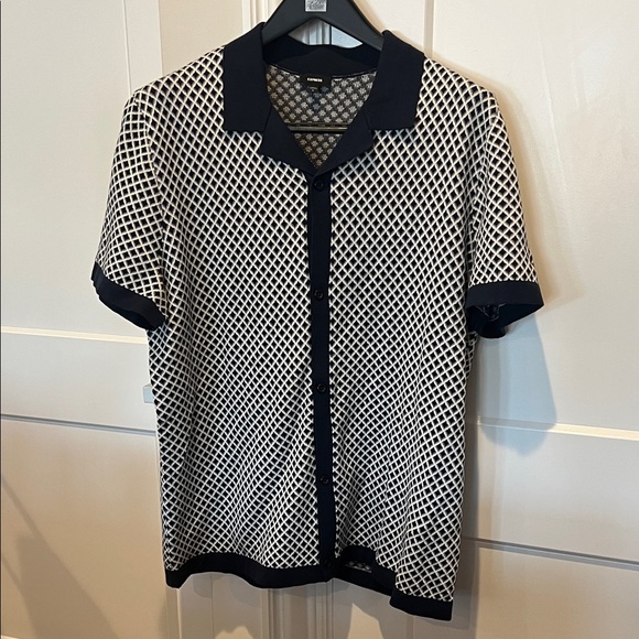 Express Navy and White Patterned Knit Short Sleeved Shirt - Size XL - Picture 1 of 9